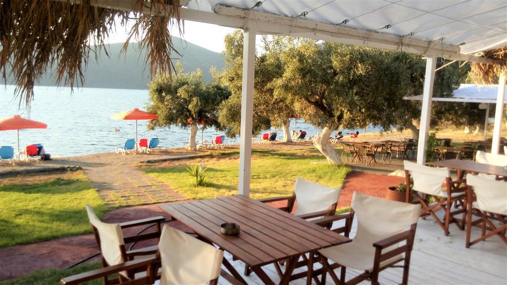 Waterfront Mediterranean Villa Skroponeria Bilik gambar